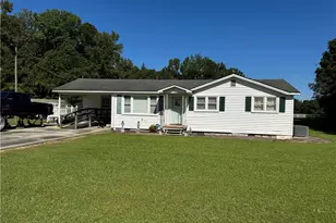 736 James Pait Rd, Bladenboro, NC 28320 - Photo 1
