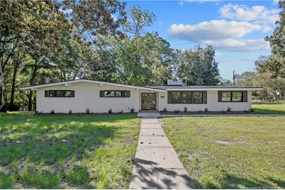 215 W Prospect Avenue, Raeford, NC 28376 - Photo 1