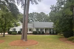 200 Londonderry Dr, Lumberton, NC 28358 - Photo 1