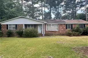 1066 Strickland Bridge Rd, Fayetteville, NC 28304 - Photo 1