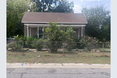 338 S Elizabeth Street, Saint Pauls, NC 28384 - Photo 1