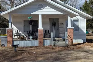 204 Warwick Mill Rd, Lumberton, NC 28358 - Photo 1