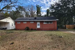 421 Durant Dr, Fayetteville, NC 28304 - Photo 1