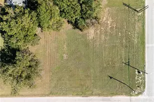 301 N Washington Ave, Dunn, NC 28334 - Photo 1