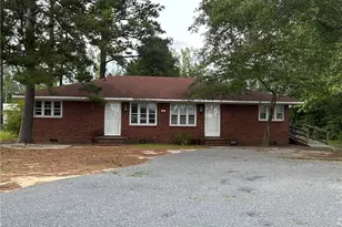 405 Chavis St, Pembroke, NC 28372 - Photo 1