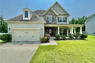 4033 Hunting Path Dr, Hope Mills, NC 28348 - Photo 1