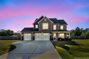 1423 Creekwood Rd, Hope Mills, NC 28348 - Photo 1