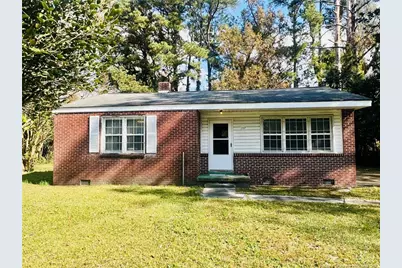 207 E Rockingham Road, Maxton, NC 28364 - Photo 1