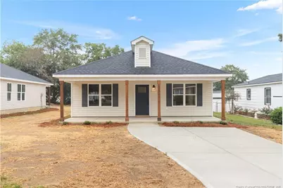 229 E Washington Street, Coats, NC 27521 - Photo 1