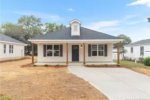 229 E Washington St, Coats, NC 27521 - Photo 1