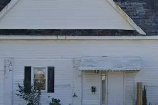 401 S Clinton Ave, Dunn, NC 28334 - Photo 1