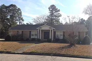 402 Arlington Rd, Lumberton, NC 28358 - Photo 1