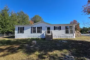 2658 Driftwood Dr, Fayetteville, NC 28306 - Photo 1