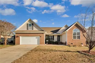 1111 Thistle Gold Dr, Hope Mills, NC 28348 - Photo 1