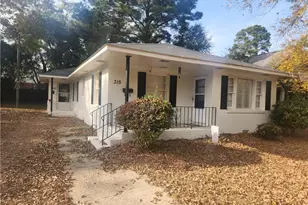 313 Oakridge Ave, Fayetteville, NC 28305 - Photo 1