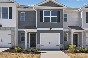 240 Maddox Dr, Aberdeen, NC 28315 - Photo 1