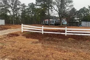 682 Blacks Chapel Dr, Sanford, NC 27332 - Photo 1