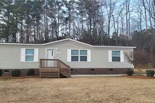 385 Burns Rd, Lumberton, NC 28358 - Photo 1