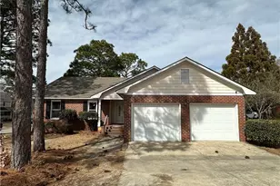 728 Bent Creek Dr, Hope Mills, NC 28348 - Photo 1