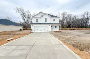 359 Guard Ln, Parkton, NC 28371 - Photo 1