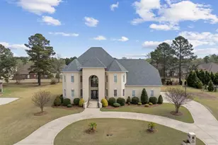 245 Stoneleigh Dr, Fayetteville, NC 28311 - Photo 1