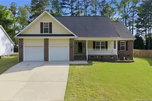 3327 Broomsgrove Dr, Fayetteville, NC 28306 - Photo 1