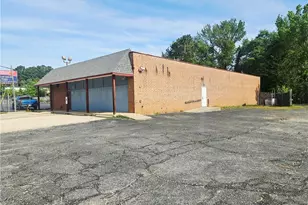 952 Bragg Blvd, Fayetteville, NC 28301 - Photo 1