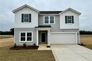 400 Piper Pointe Dr, Pikeville, NC 27863 - Photo 1