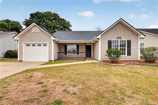 1054 Coalport Rd, Hope Mills, NC 28348 - Photo 1