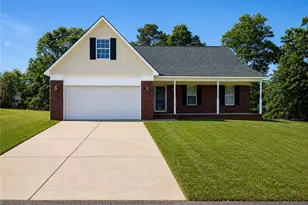 113 Woodbine Dr, Raeford, NC 28376 - Photo 1