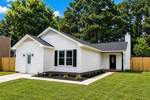 1124 Hoke Loop Rd, Fayetteville, NC 28314 - Photo 1