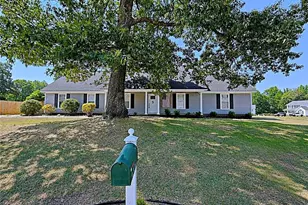 112 Forest Creek Dr, Raeford, NC 28376 - Photo 1