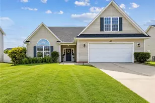 167 Ranier Dr, Raeford, NC 28376 - Photo 1