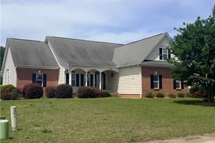 548 Windover Dr, Raeford, NC 28376 - Photo 1