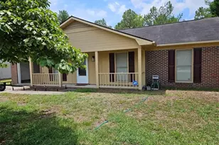 3362 Chantilly Ln, Hope Mills, NC 28348 - Photo 1