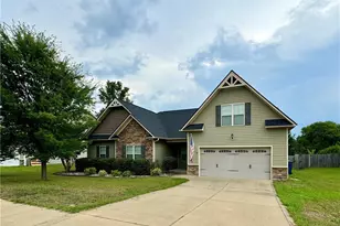 267 Boswell St, Raeford, NC 28376 - Photo 1