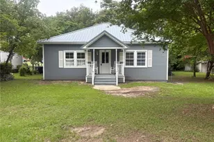 211 E Edinborough Ave, Raeford, NC 28376 - Photo 1