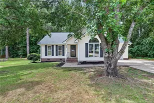 205 Whitechapel Ln, Raeford, NC 28376 - Photo 1