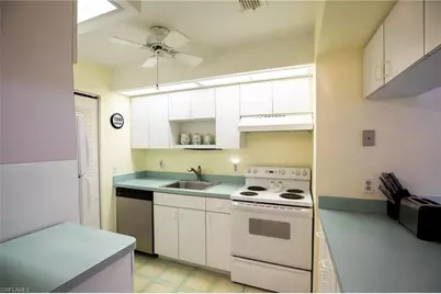 8041 S Woods Cir #14, Fort Myers, FL 33919 - Photo 4