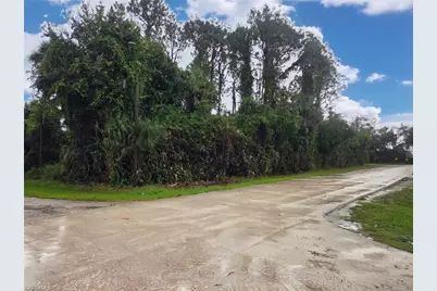 520 Santa Cruz St, North Fort Myers, FL 33903 - Photo 6