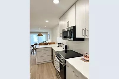 72 7th St S #112, Naples, FL 34102 - Photo 4