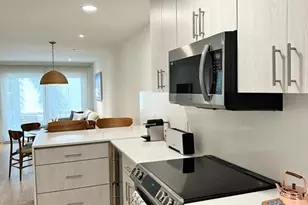 72 7th St S, Naples, FL 34102 - Photo 4