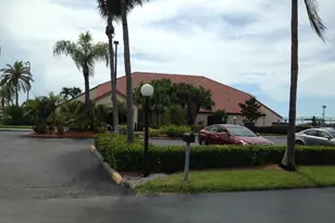11140 Caravel Cir, Fort Myers, FL 33908 - Photo 2