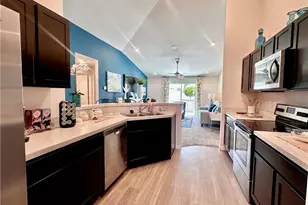 2812 NE 6th Pl, Cape Coral, FL 33909 - Photo 10