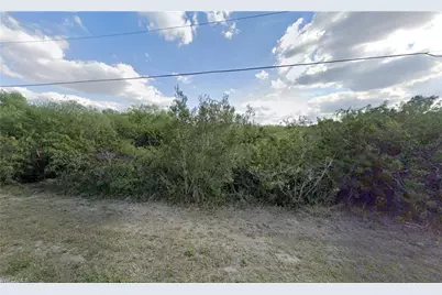 3117 32nd St SW, Lehigh Acres, FL 33976 - Photo 2