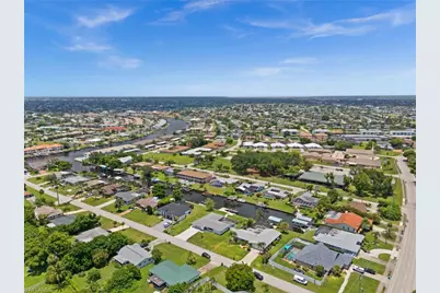 4419 SE 13th Pl, Cape Coral, FL 33904 - Photo 4