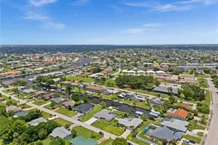 4419 SE 13th Pl, Cape Coral, FL 33904 - Photo 4