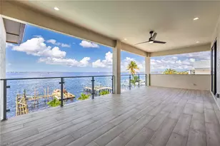 1024 Dolphin Dr, Cape Coral, FL 33904 - Photo 44