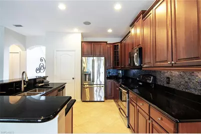 2550 Verdmont Ct, Cape Coral, FL 33991 - Photo 4