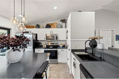 329 NE 27th St, Cape Coral, FL 33909 - Photo 12